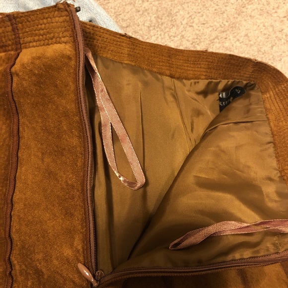 Vintage 80s suede skirt - Picture 4 of 4
